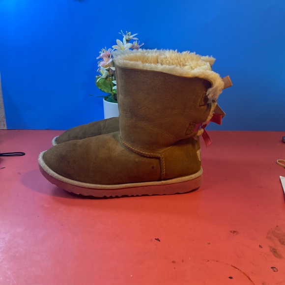 Ugg boots SZ 8 T - Picture 4 of 9